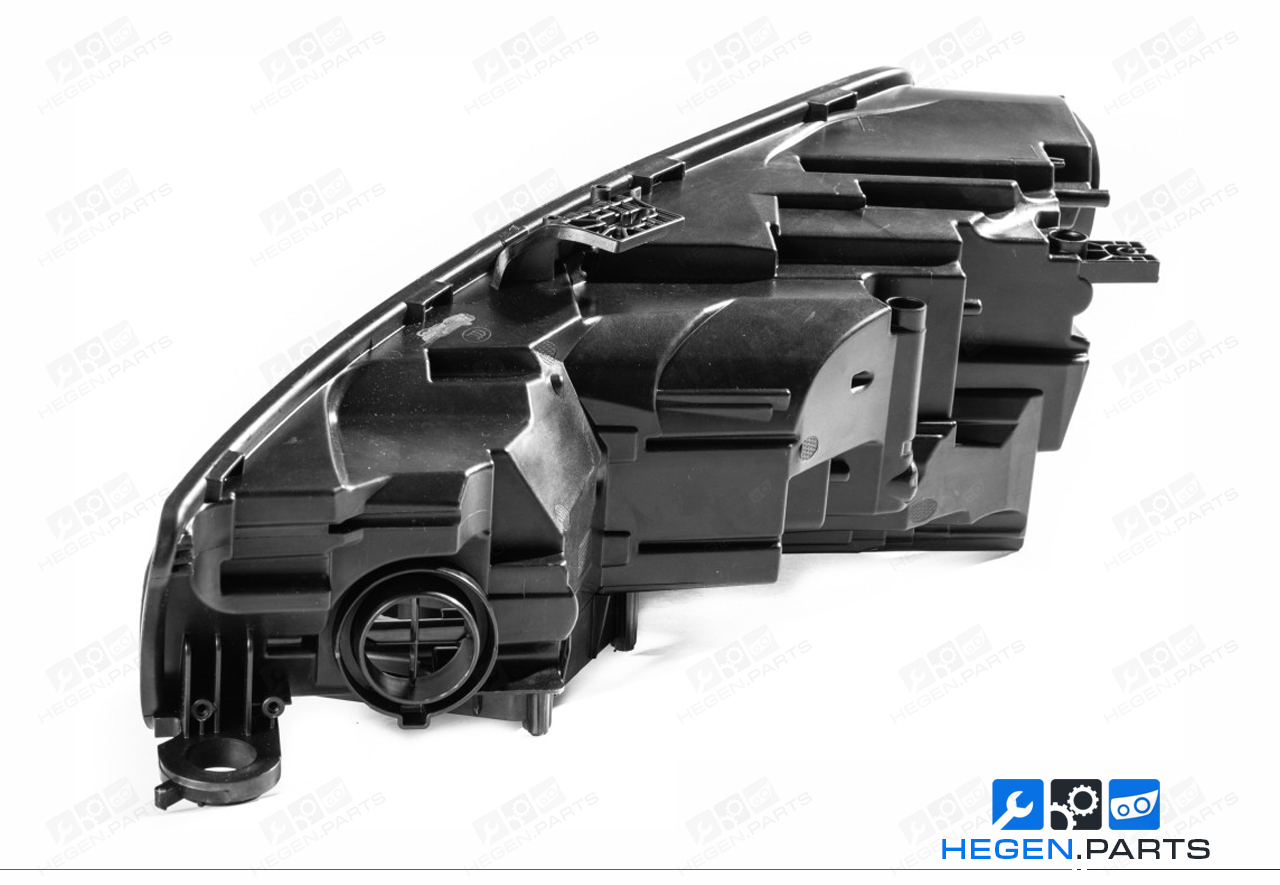 Десен корпус за фар на AUDI A4 B9 16-18 преди фейслифт MATRIX