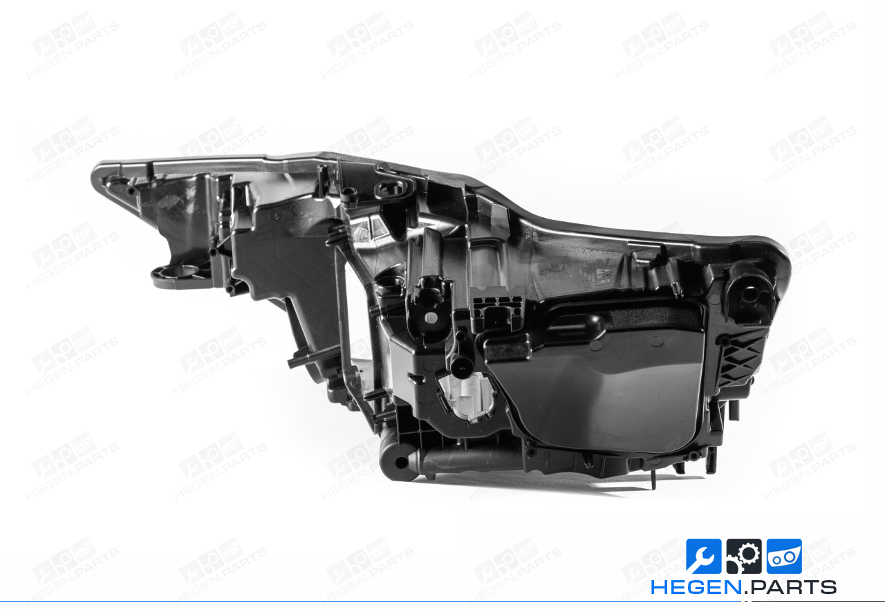 Десен корпус за фар на AUDI A6 C8 18-24 LED (средна версия)