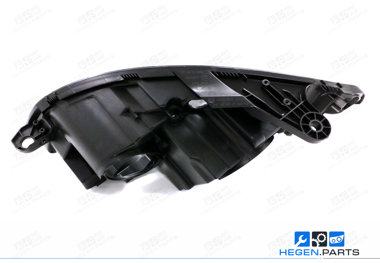 Десен корпус за фар на MERCEDES C класа W204 07-10 преди фейслифт