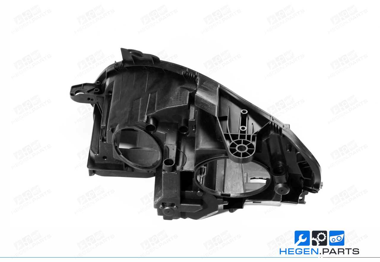 Десен корпус за фар на MERCEDES C класа W204 11-14 фейслифт Xenon